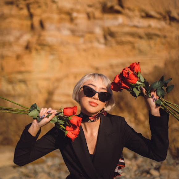 Meet your Posher, Mariella - Picture 1 of 1